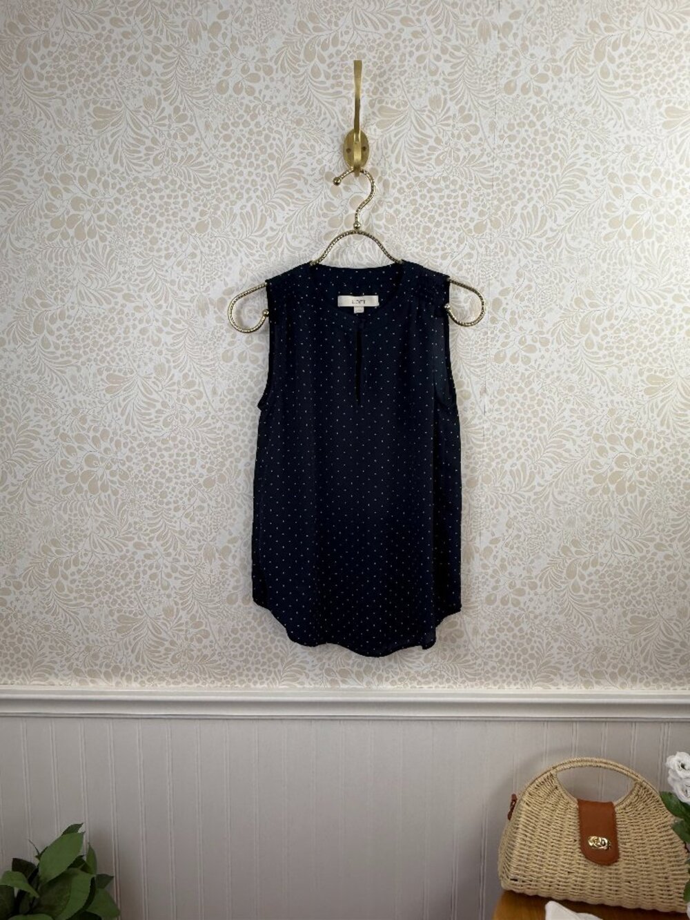 LOFT Navy Polka Dot Sleeveless Lightweight Blouse - Size - XS